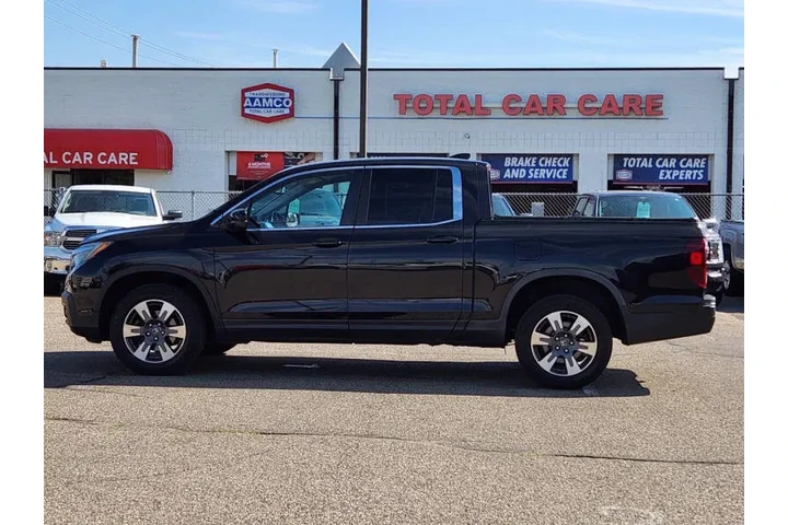 $16974 : 2017 Ridgeline RTL-T image 3