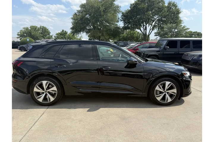$34999 : 2024 Q8 e-tron Premium image 6