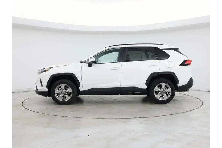 $28998 : Toyota RAV4 2023 XLE 4dr SUV image 3