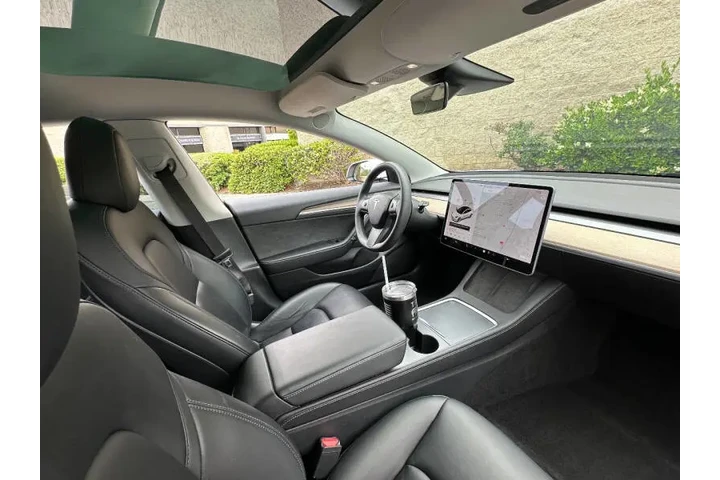 $25000 : 2022 Model 3 image 3