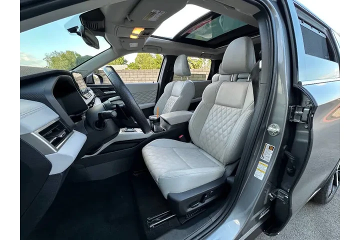 $39750 : 2023 Outlander PHEV SEL image 4