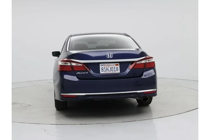 $18998 : Honda Accord 2017 LX 4dr Sed image 6