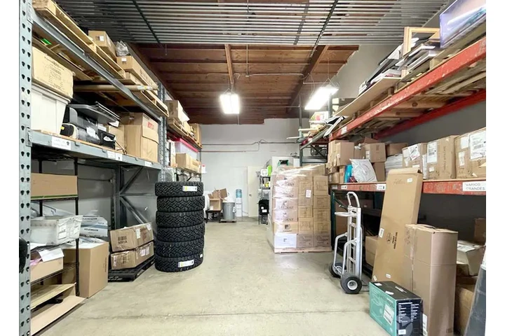 OFICINA COMPARTIDA DESOCUPADA! image 2