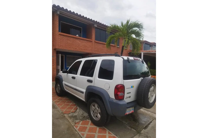 $7700 : Jeep Cherokee image 3