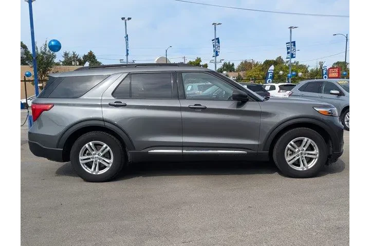 $26598 : Ford Explorer 2023 XLT 4dr S image 3