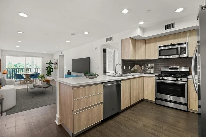 $3200 : 3bedroom 1bath for rents image 2