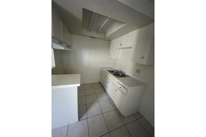 $1395 : 1 Recamara 1 Baño San Bernardi image 4