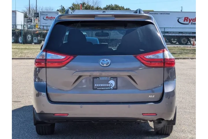 $19952 : 2017 Sienna XLE 7-Passenger A image 10