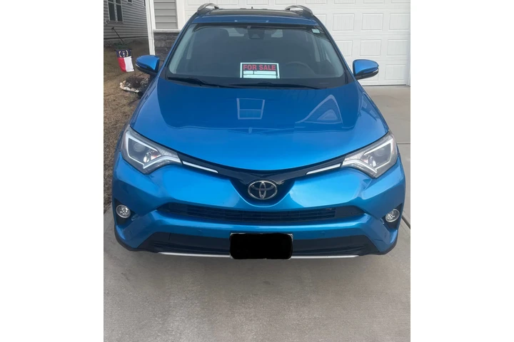 $9900 : RAV4 XLE, 2018 image 1