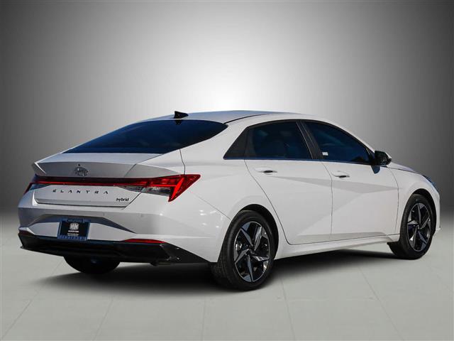 $29990 : Pre-Owned 2023 Hyundai Elantr image 4