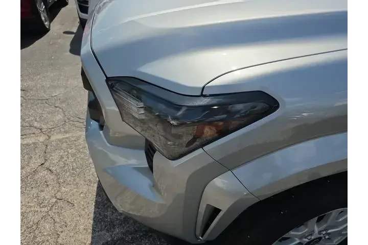 $30990 : Toyota Tacoma 2024 4x2 SR5 4 image 8