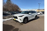 $32000 : Toyota Highlander Hybrid 202 thumbnail