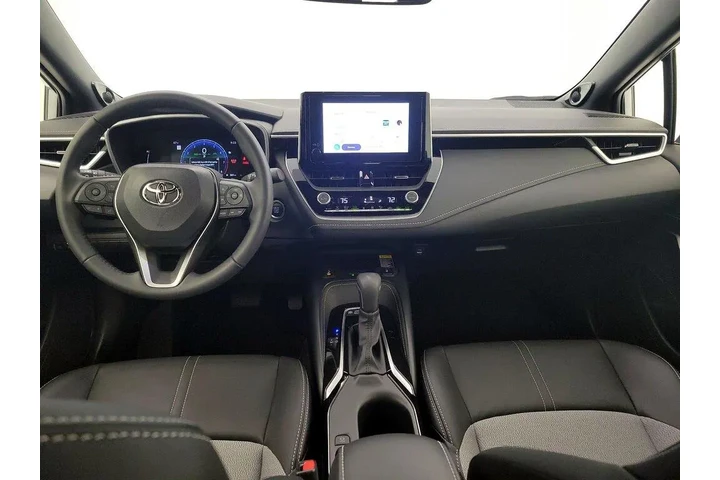 $26998 : Toyota Corolla Hatchback 202 image 9