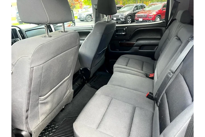 $29900 : GMC Sierra 2500HD 2019 4x4 S image 9