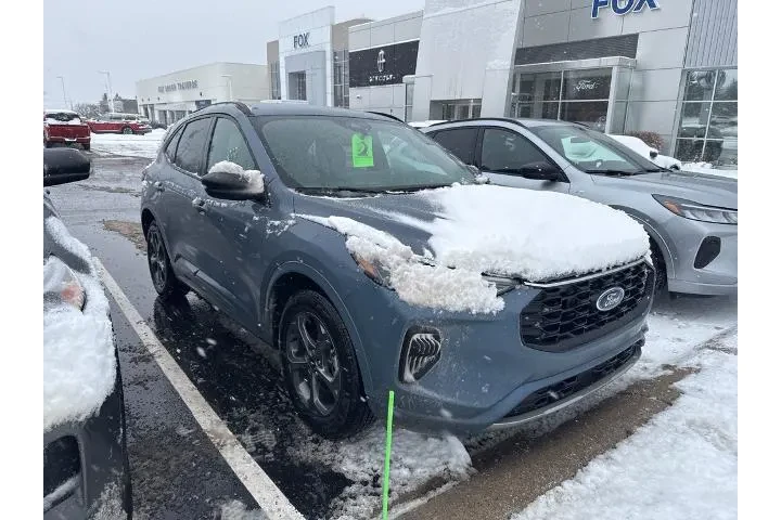 $25254 : Ford Escape 2023 AWD ST-Line image 2