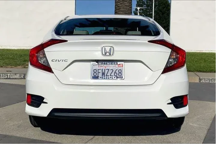 $19985 : Honda Civic 2018 LX 4dr Seda image 4
