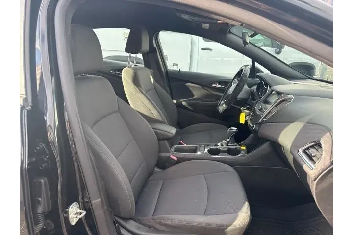 $12793 : Chevrolet Cruze 2019 LT 4dr image 5