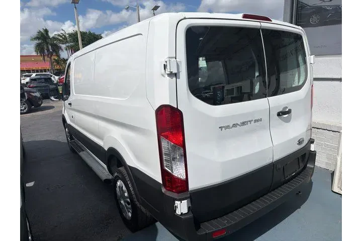 $32990 : Ford Transit 2024 250 3dr SW image 4