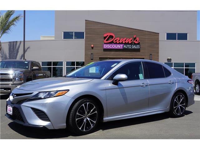 $18984 : 2020 Camry SE Sedan 4D image 1