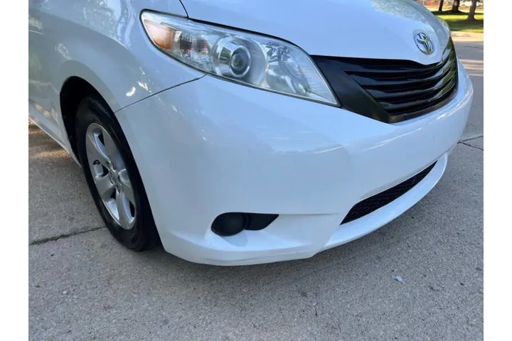 $9997 : 2015 Sienna L 7-Passenger image 9