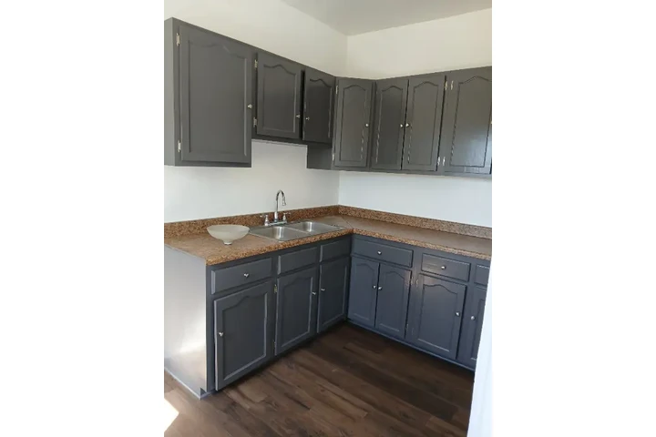 $1830 : COMMERCE: 1 BEDROOM APT image 7