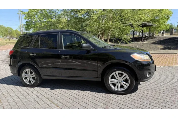 $3800 : 2011 Santa Fe Limited image 6