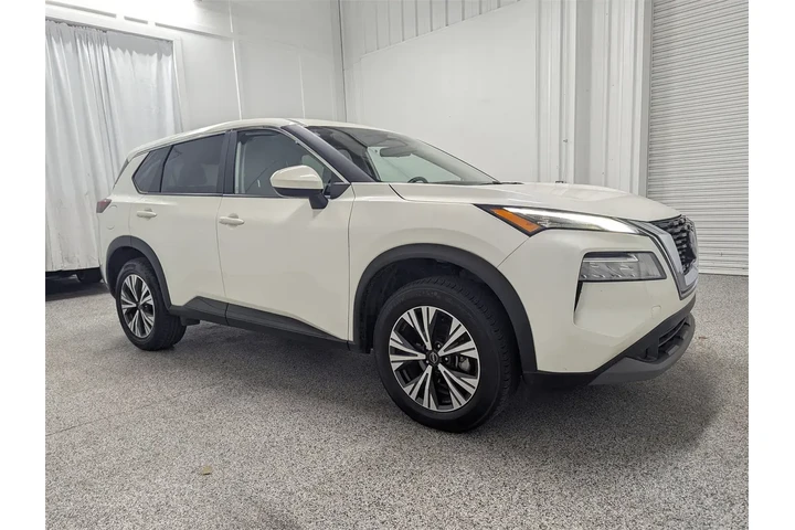 $21797 : Nissan Rogue 2023 SV 4dr Cro image 2