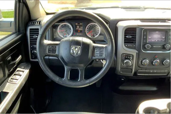 $22985 : Ram 1500 Classic 2021 4x2 Tr image 5