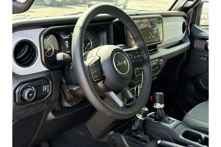 $33869 : Jeep Wrangler 2025 4x4 Sport image 9