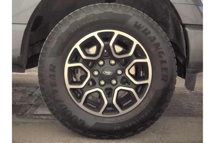 $38999 : Ford F-150 2023 4x4 XLT 4dr image 10