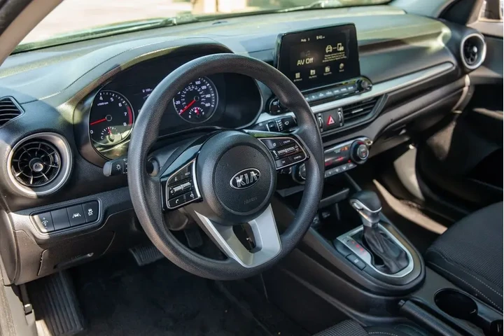 $16950 : 2019 Forte LXS image 10