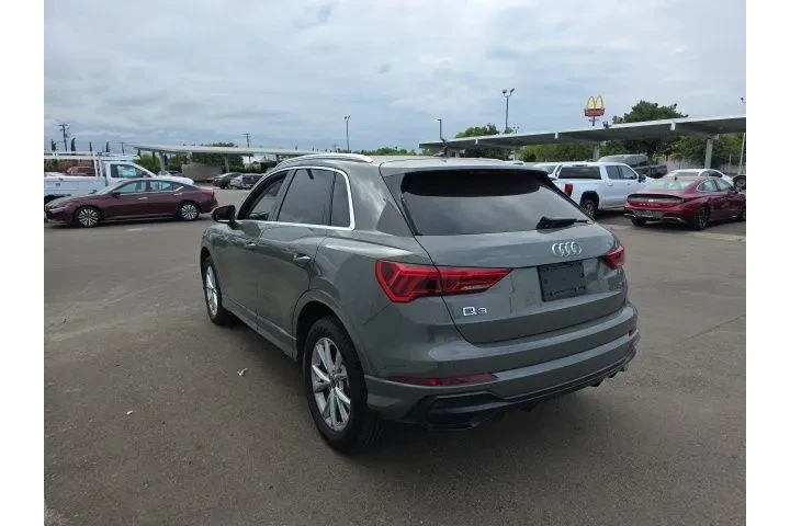 $26900 : Audi Q3 2022 AWD quattro S l image 4