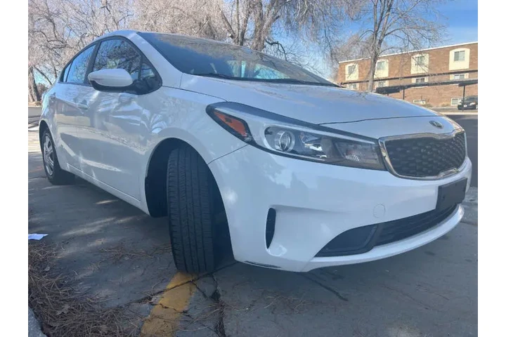$7900 : 2017 Forte LX image 1
