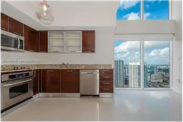 $4500 : Rental property with 2 bedro image 4