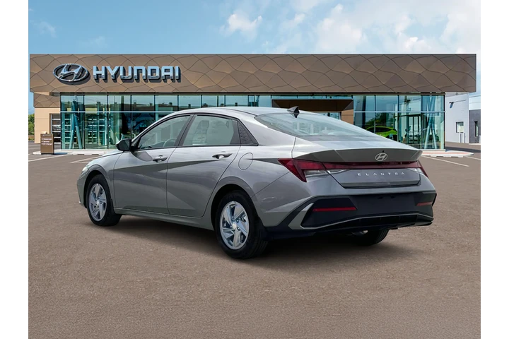 $18887 : Hyundai ELANTRA 2024 SE 4dr image 5