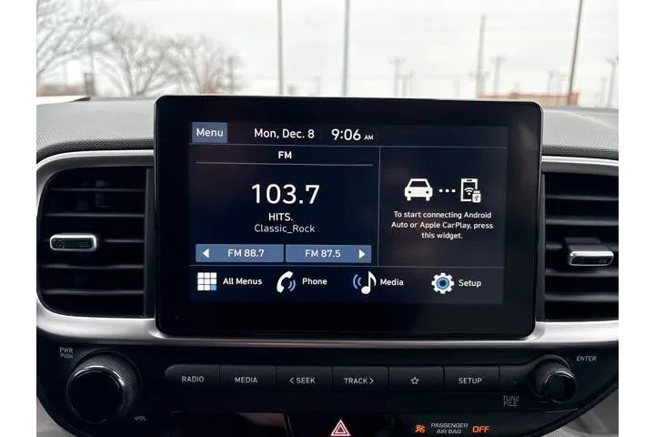 $22499 : Hyundai VENUE 2025 SEL 4dr C image 8