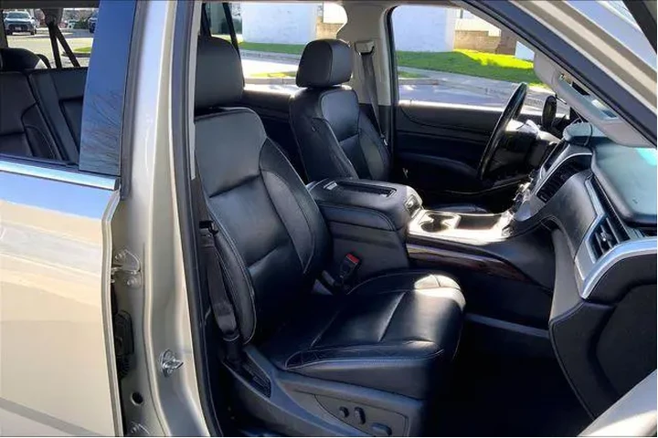 $18985 : GMC Yukon XL 2017 4x4 SLT 4d image 7