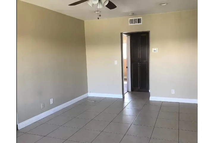 $1100 : Hawthorne ubicado en el centro image 5