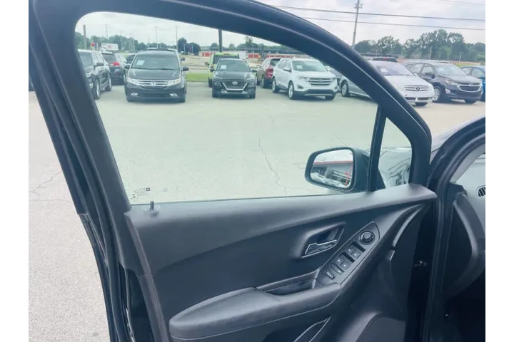 $7999 : 2018 Trax LS image 10