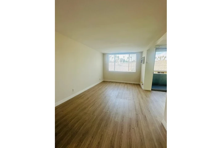$1100 : Apt. 1Ba/1Ba en Los Angeles image 6
