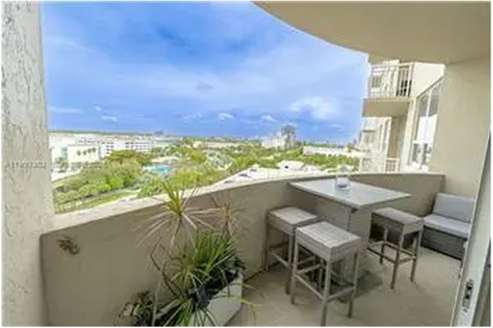 $2600 : Rental property with 1 bedro image 9