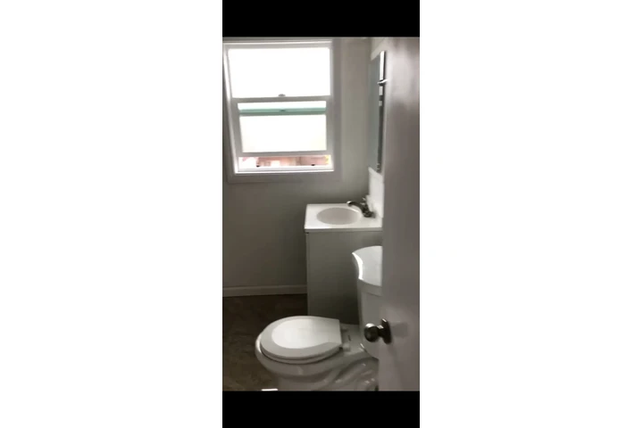 $1550 : PARAMOUNT- APT FOR RENT 1+1 image 3