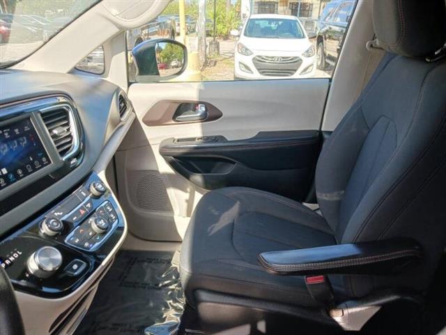 $16500 : 2019 Pacifica L image 4