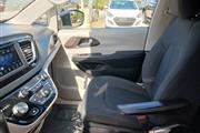 $16500 : 2019 Pacifica L thumbnail