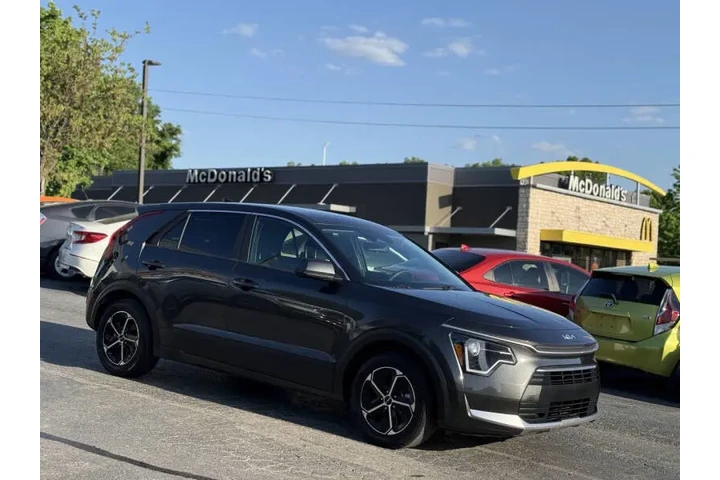 $15995 : 2023 Niro LX image 4