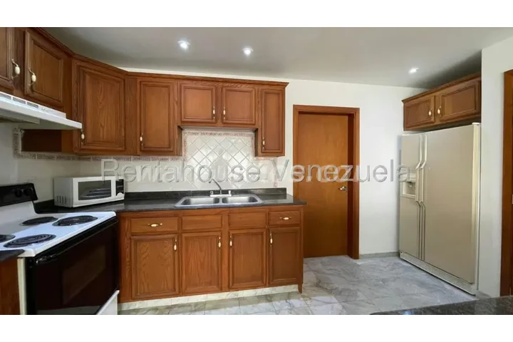 $600 : Apartamento en Valle Frío image 3