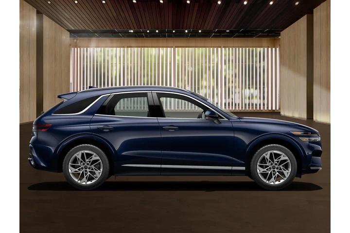 $37983 : Genesis GV70 2023 AWD 2.5T S image 5