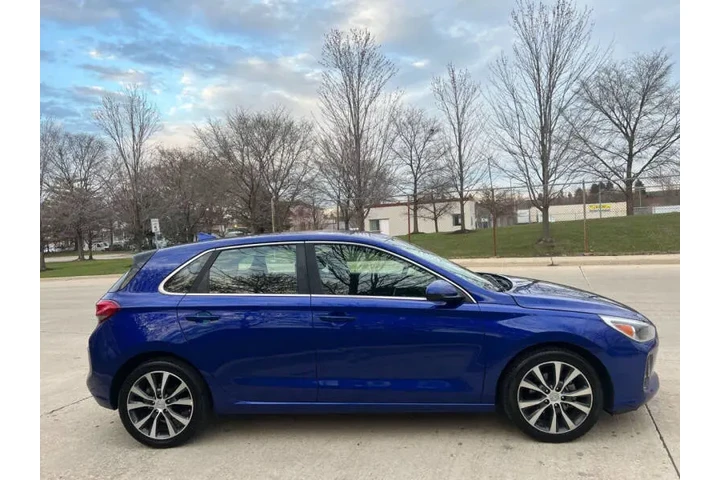 $11997 : 2019 Elantra GT image 10