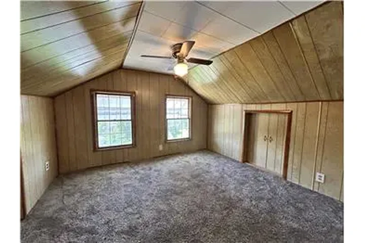 $1100 : Rental property with 2 bedro image 8