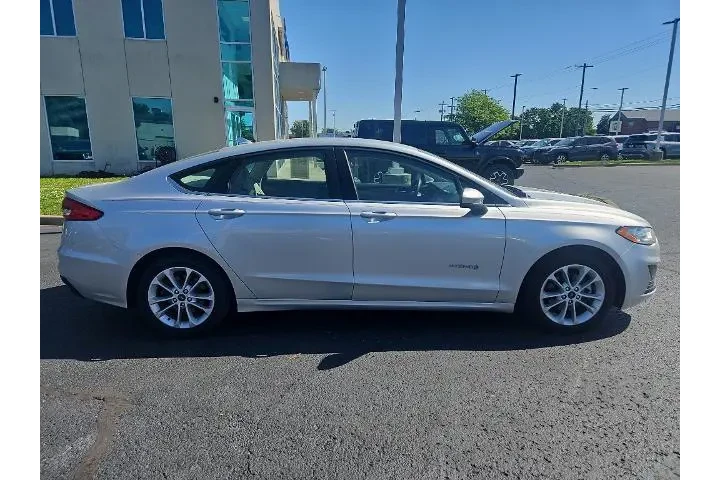 $12700 : Ford Fusion Hybrid 2019 SE 4 image 6